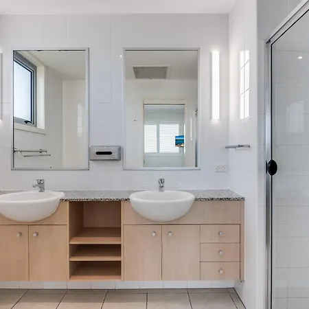 Pandanus Court Apartment Caloundra Exterior photo