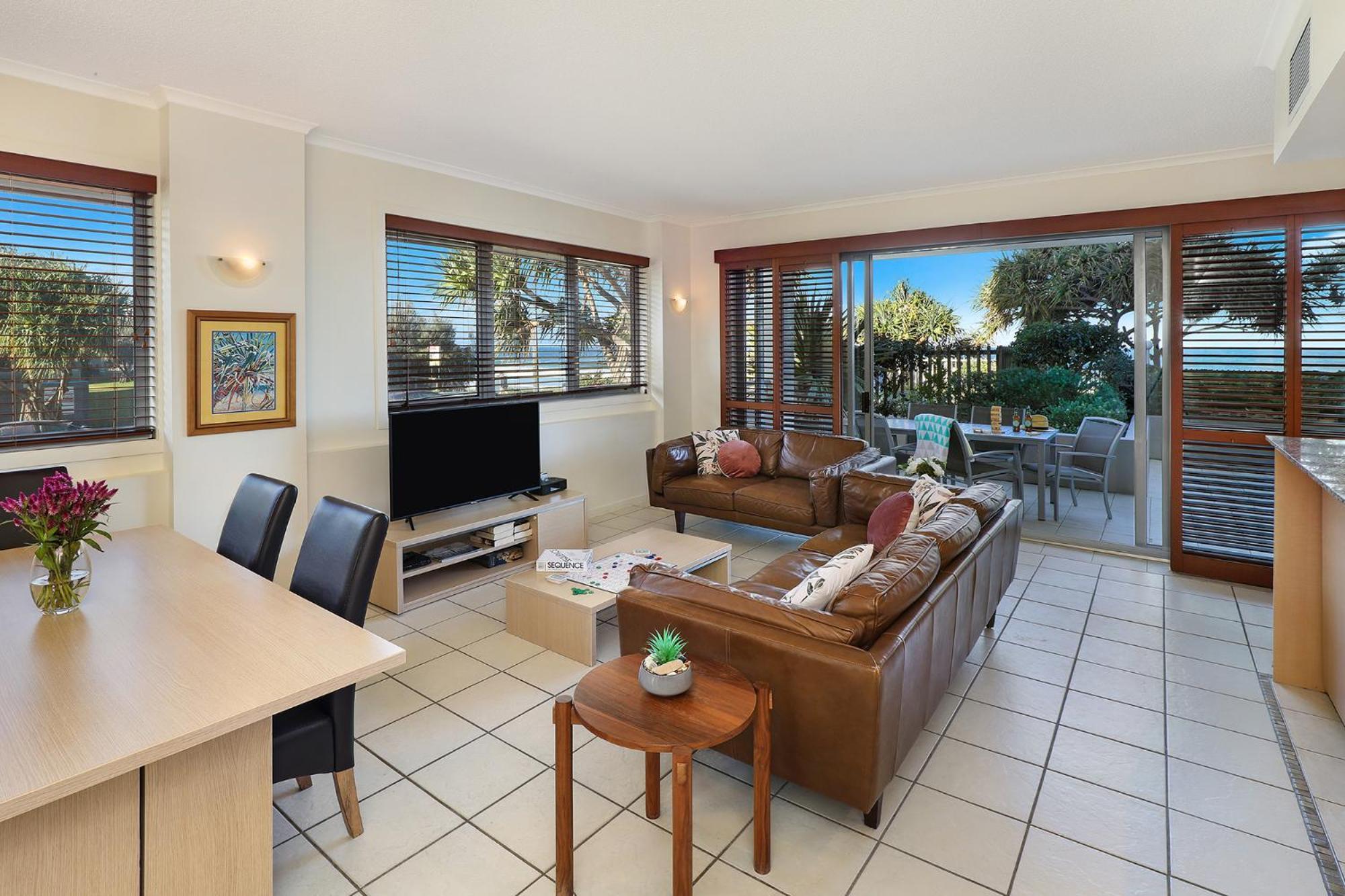 Pandanus Court Apartment *